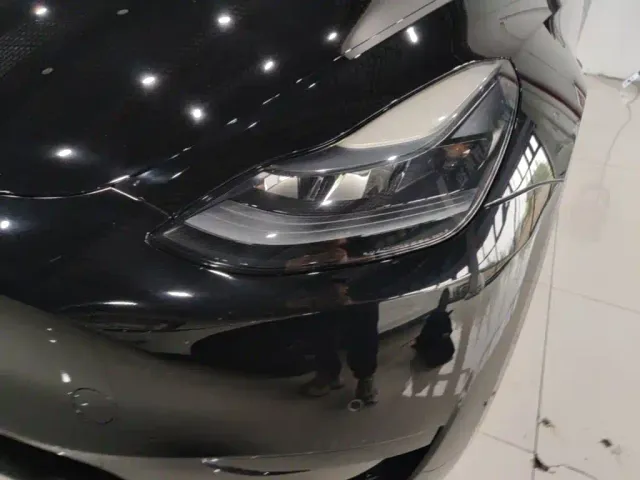 Tesla Model Y — Фото автомобиля 23