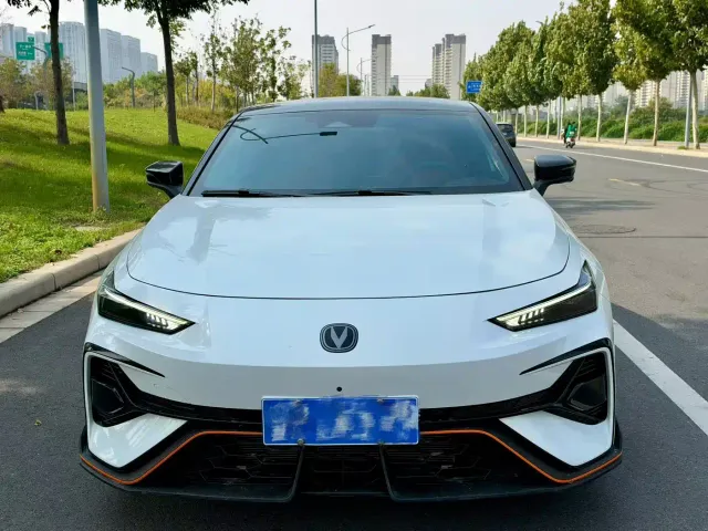 Changan UNI-V — Фото автомобиля 2