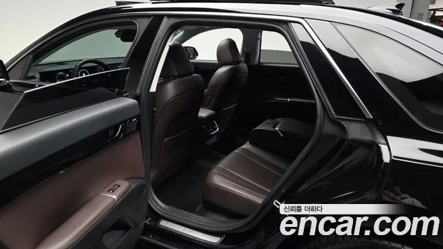 Hyundai Grandeur GN7 — Фото автомобиля 16