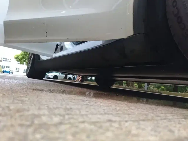Tesla Model Y L — Фото автомобиля 18