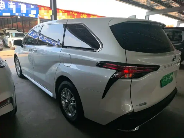 Toyota Granvia — Фото автомобиля 4