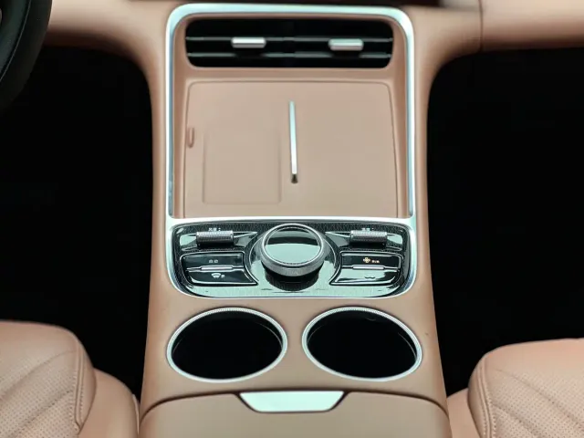 Geely Galaxy L6 — Фото автомобиля 14