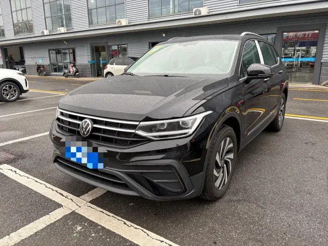 Фотография автомобиля — Volkswagen Tiguan L