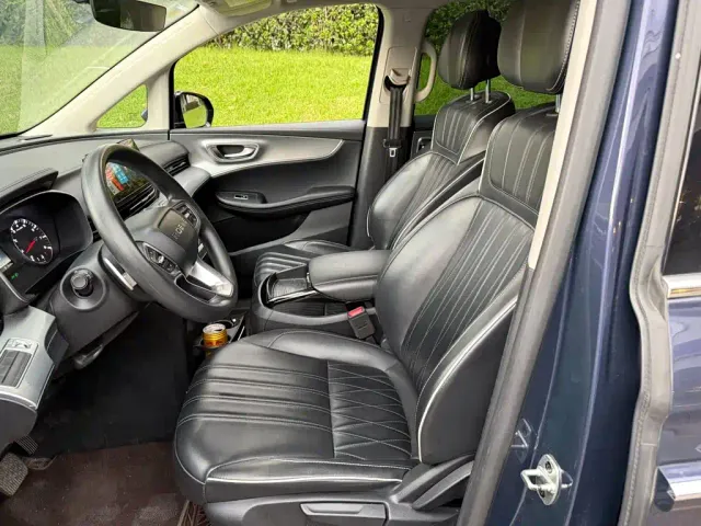 Roewe iMAX8 — Фото автомобиля 8