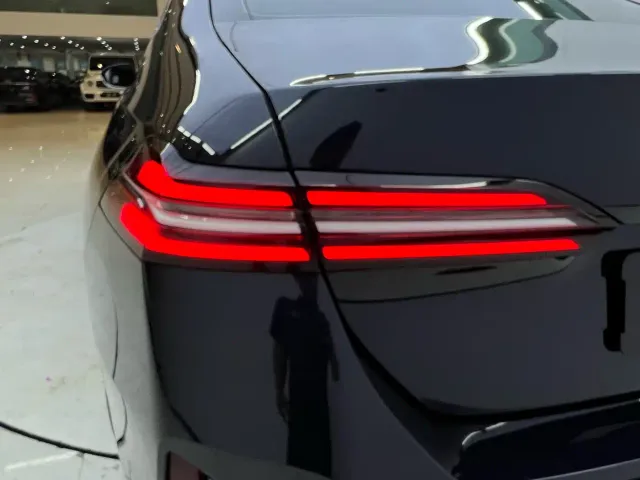 BMW 5 Series — Фото автомобиля 7