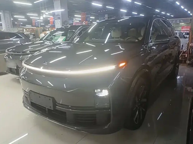 Фотография автомобиля — Li Auto L8