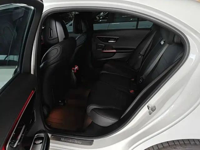 Mercedes-Benz C-Class — Фото автомобиля 16