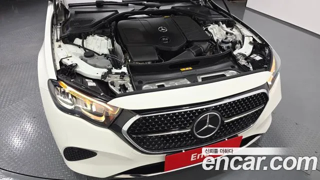 Mercedes-Benz E-Class — Фото автомобиля 6