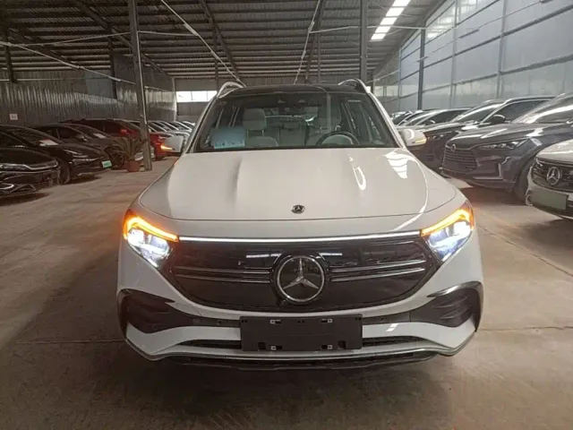 Mercedes-Benz EQB — Фото автомобиля 2