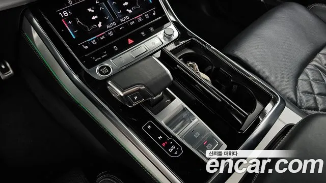 Audi Q8 55 TFSI quattro Premium — Фото автомобиля 9