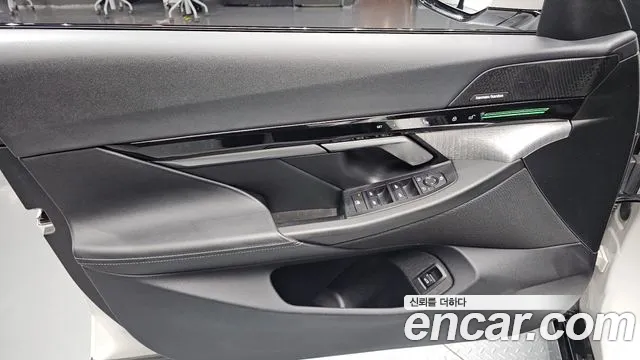 BMW 5 Series G60 — Фото автомобиля 24
