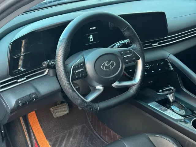 Hyundai Elantra — Фото автомобиля 8