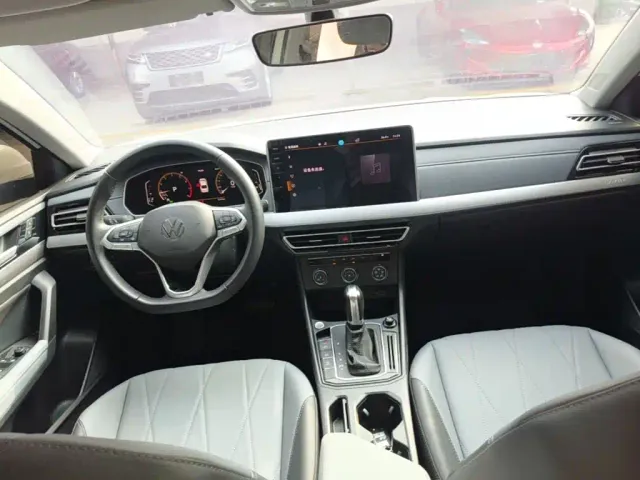 Volkswagen Lavida — Фото автомобиля 9