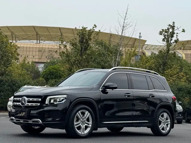 Фотография автомобиля — Mercedes-Benz GLB-Class