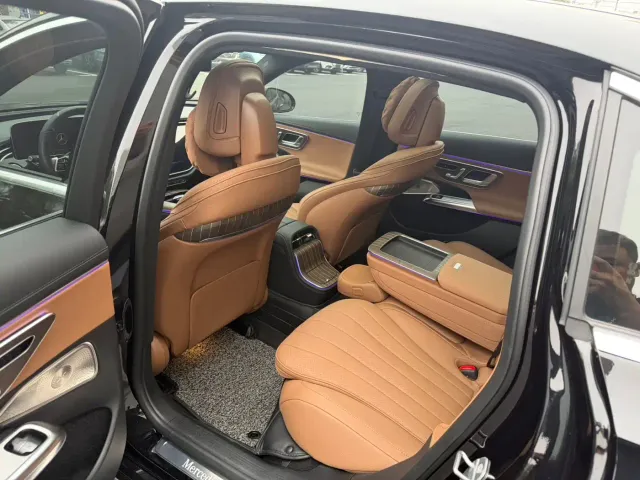 Mercedes-Benz E-Class — Фото автомобиля 6