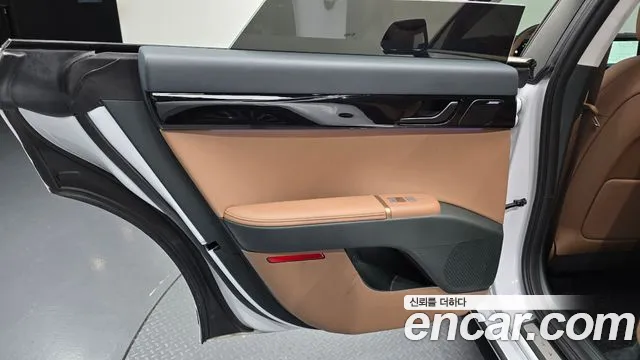 Hyundai Grandeur GN7 — Фото автомобиля 14