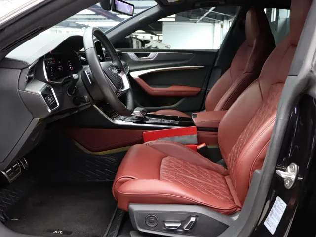 Audi A7L — Фото автомобиля 10