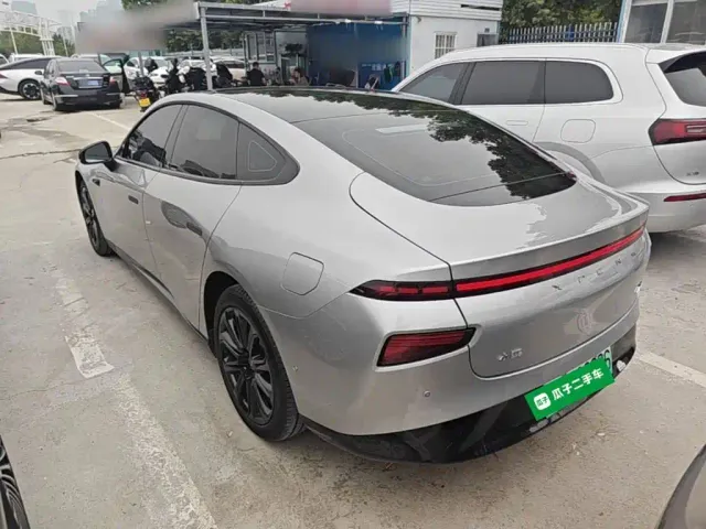 Xpeng P7 — Фото автомобиля 4