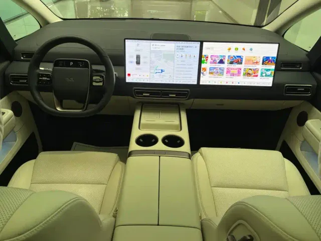 Li Auto MEGA — Фото автомобиля 15
