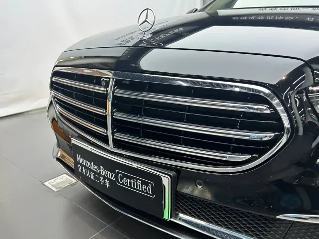 Mercedes-Benz E-Class — Фото автомобиля 16