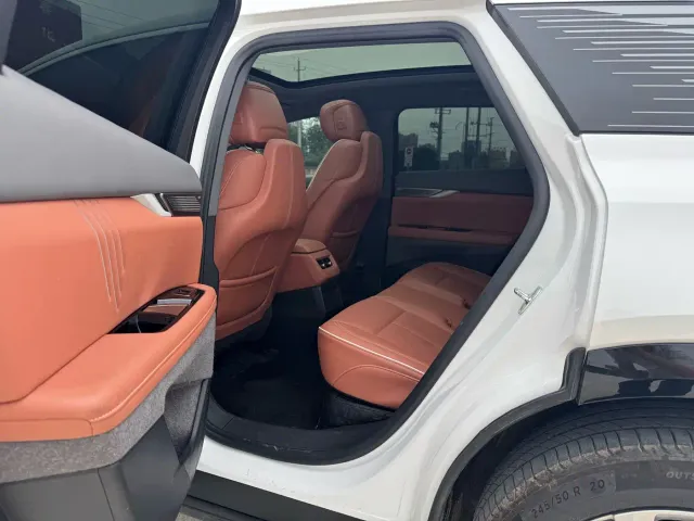 Cadillac Optiq — Фото автомобиля 6