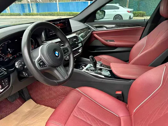 BMW 5 Series — Фото автомобиля 4