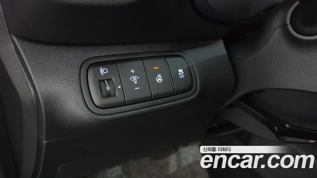 Hyundai Venue — Фото автомобиля 26