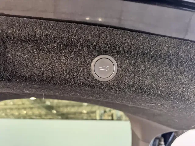 Tesla Model Y — Фото автомобиля 7