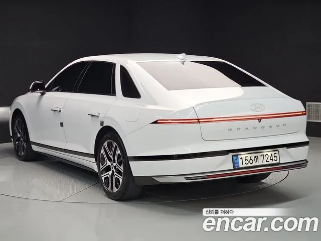 Hyundai Grandeur Grandeur (GN7) 2.5 Бензин 2WD — Фото автомобиля 4