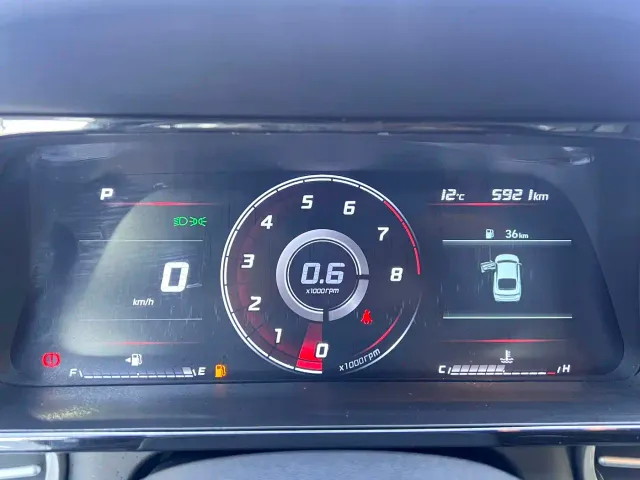 Hyundai Elantra — Фото автомобиля 10