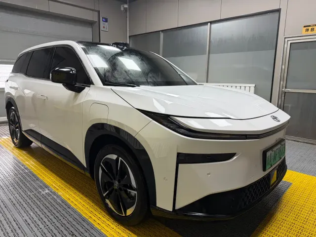 Toyota BoZhi 3X — Фото автомобиля 3