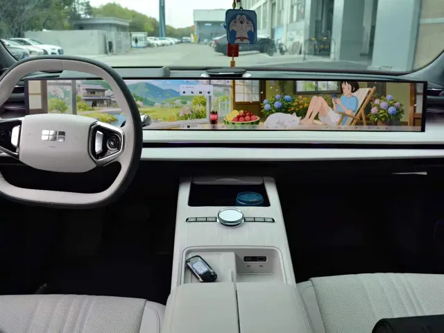 Geely Galaxy E8 — Фото автомобиля 9