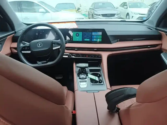 Changan CS75 Plus — Фото автомобиля 9