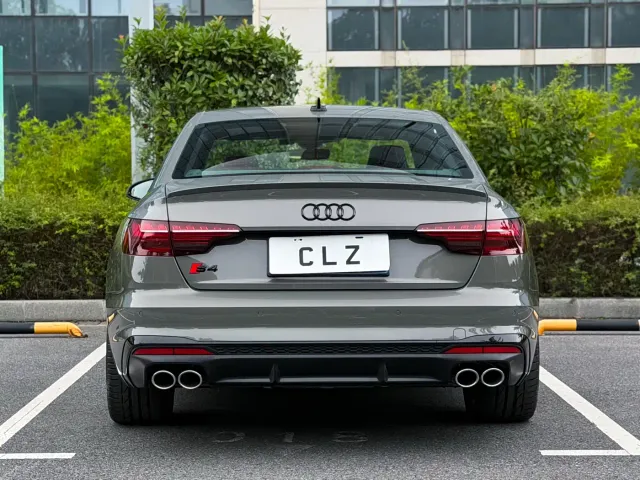 Audi S4 — Фото автомобиля 5