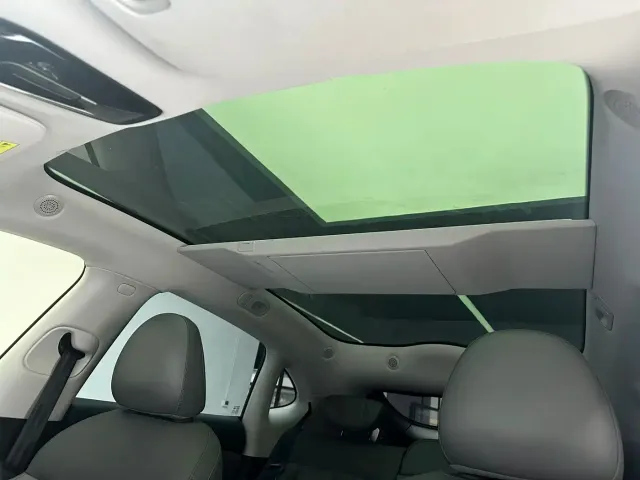 IM Motors LS6 — Фото автомобиля 17