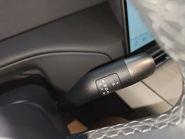 Li Auto MEGA — Фото автомобиля 13
