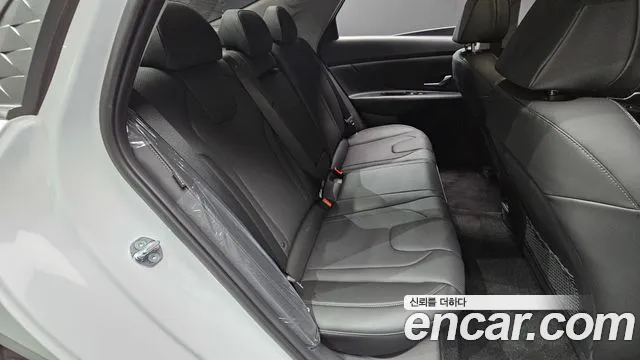 Hyundai AVANTE Новый Avante (CN7) — Фото автомобиля 12