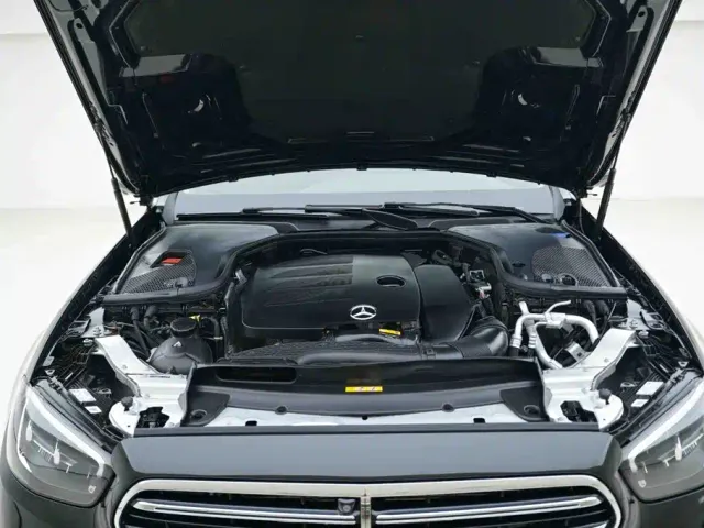 Mercedes-Benz E-Class — Фото автомобиля 7