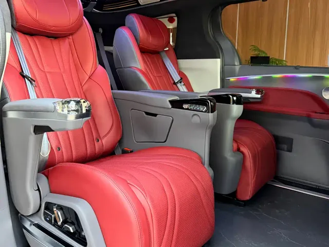 Toyota Sienna — Фото автомобиля 12