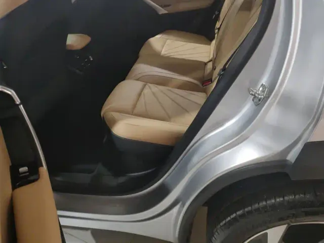 Geely Boyue L — Фото автомобиля 11