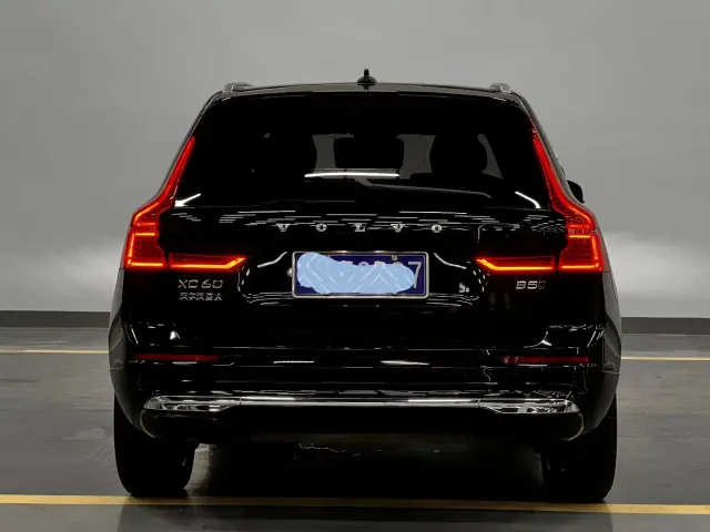Volvo XC60 — Фото автомобиля 5
