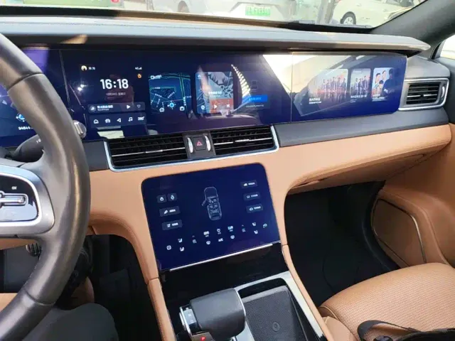 Li Auto ONE — Фото автомобиля 12