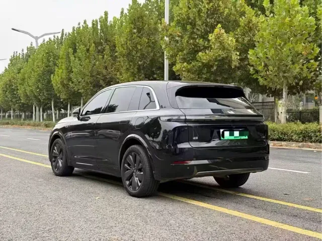 Li Auto L7 — Фото автомобиля 7