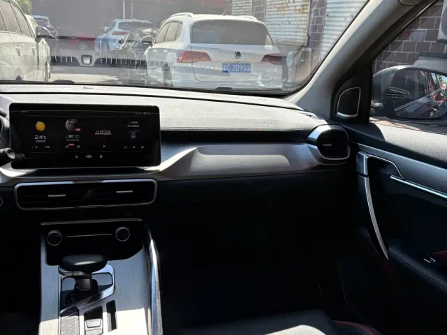 Geely Binyue — Фото автомобиля 10