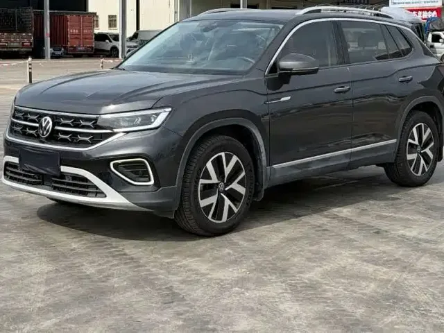 Фотография автомобиля — Volkswagen Tayron