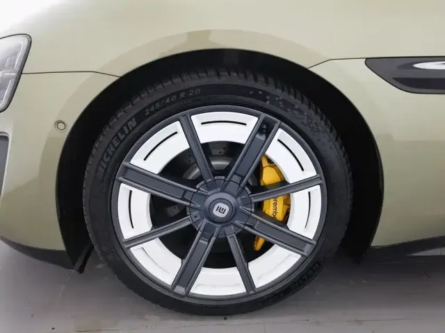 Xiaomi Auto Xiaomi SU7 2024 AWD Extended Range Advanced Smart Driving Max Edition — Фото автомобиля 17