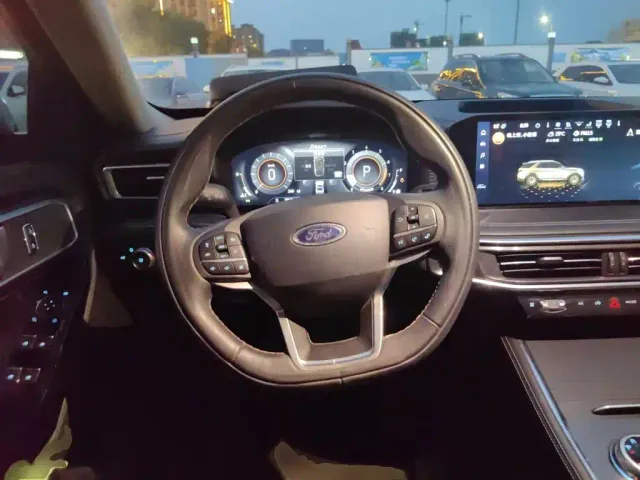 Ford Explorer — Фото автомобиля 6