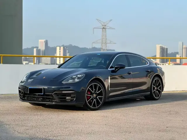 Фотография автомобиля — Porsche Panamera