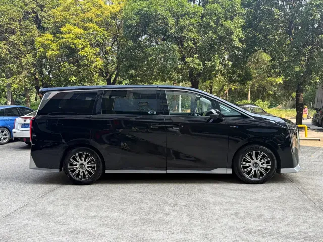 GAC Trumpchi E9 — Фото автомобиля 5