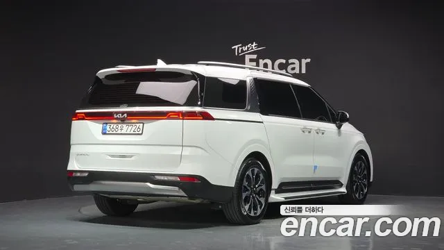 Kia Canival — Фото автомобиля 2